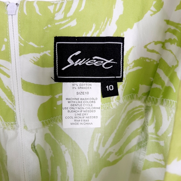 Sweet Sleeveless Lime Green dress size 10 - Picture 2 of 4